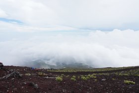麓もガスが次第に晴れて