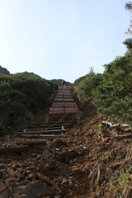 文三郎尾根の鉄階段