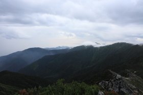 蝶ヶ岳の尾根