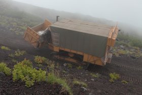 荷物運搬用ブルドーザー
