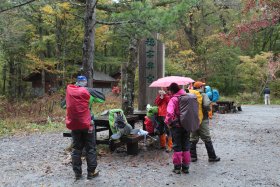 明神にて小休止