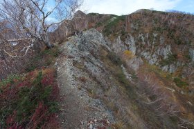 屏風のコルまでの稜線