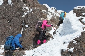 文三郎尾根から赤岳山頂を目指して