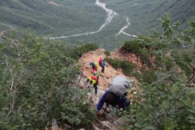 再び全身をつかって登山