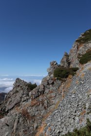 様々な形の岩