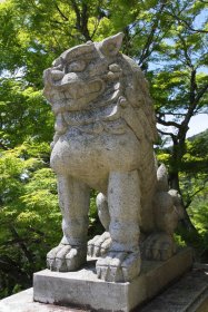 下社前の狛犬