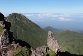 ドラゴンの頭のような岩