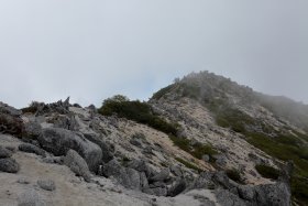 観音岳は目の前