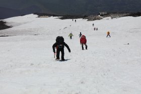 徐々に山頂に