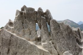 メガネ岩