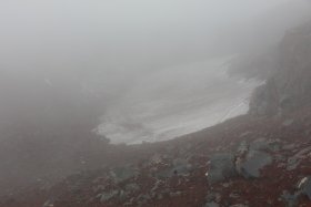 火口の残雪