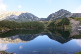 水面に映る逆さ立山