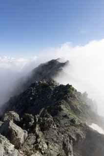 雄山の稜線