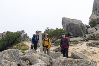 五丈岩の前で