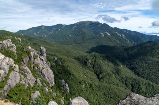 金峰山へと続く尾根